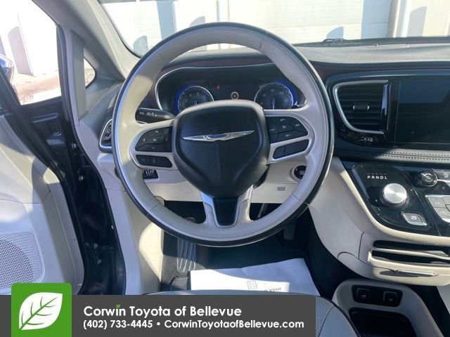 Used 2020 Chrysler Pacifica Limited image 21