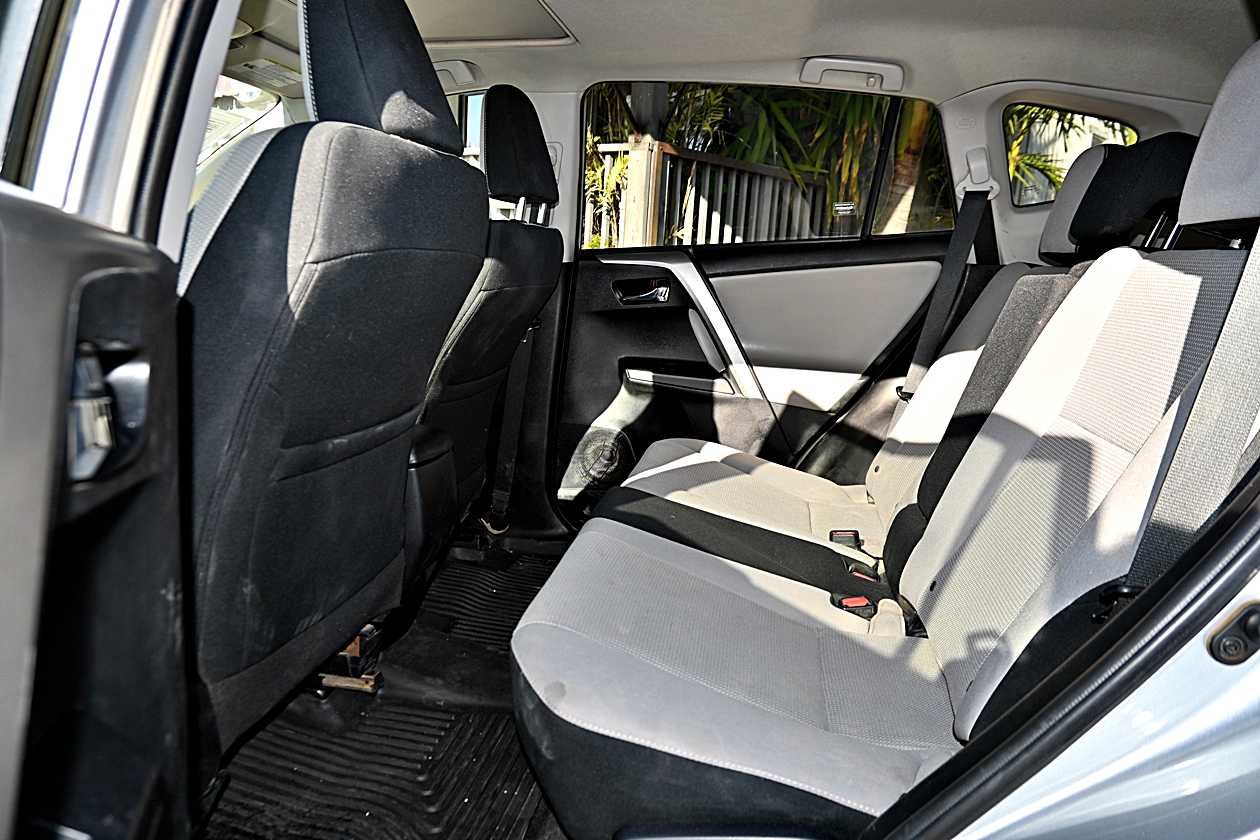 Used 2016 Toyota RAV4 XLE AWD/4WD image 11