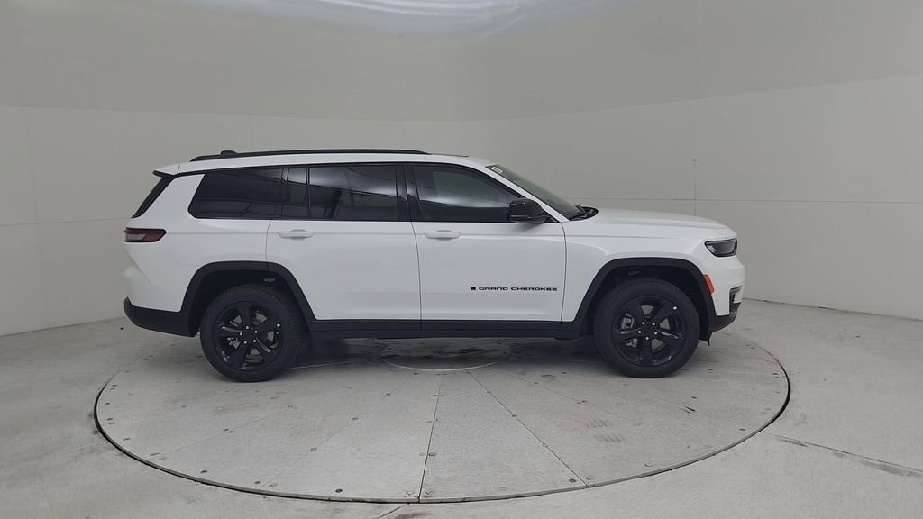 New 2025 Jeep Grand Cherokee L Limited w/ Luxury Tech Group II image 17