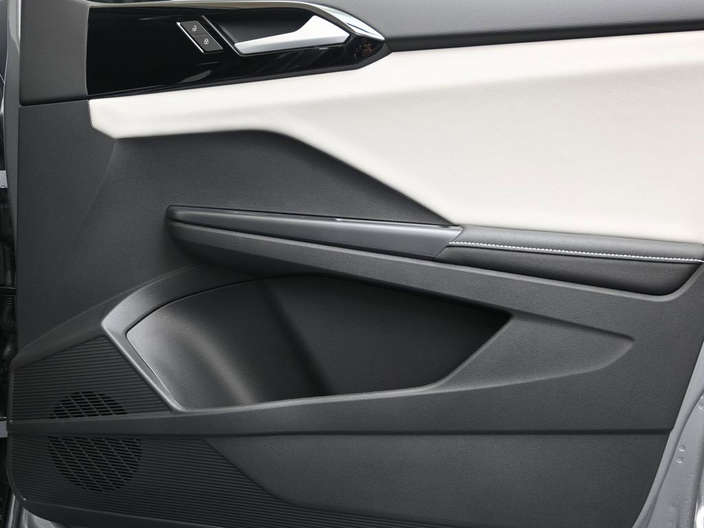 New 2025 Volkswagen Taos S image 11