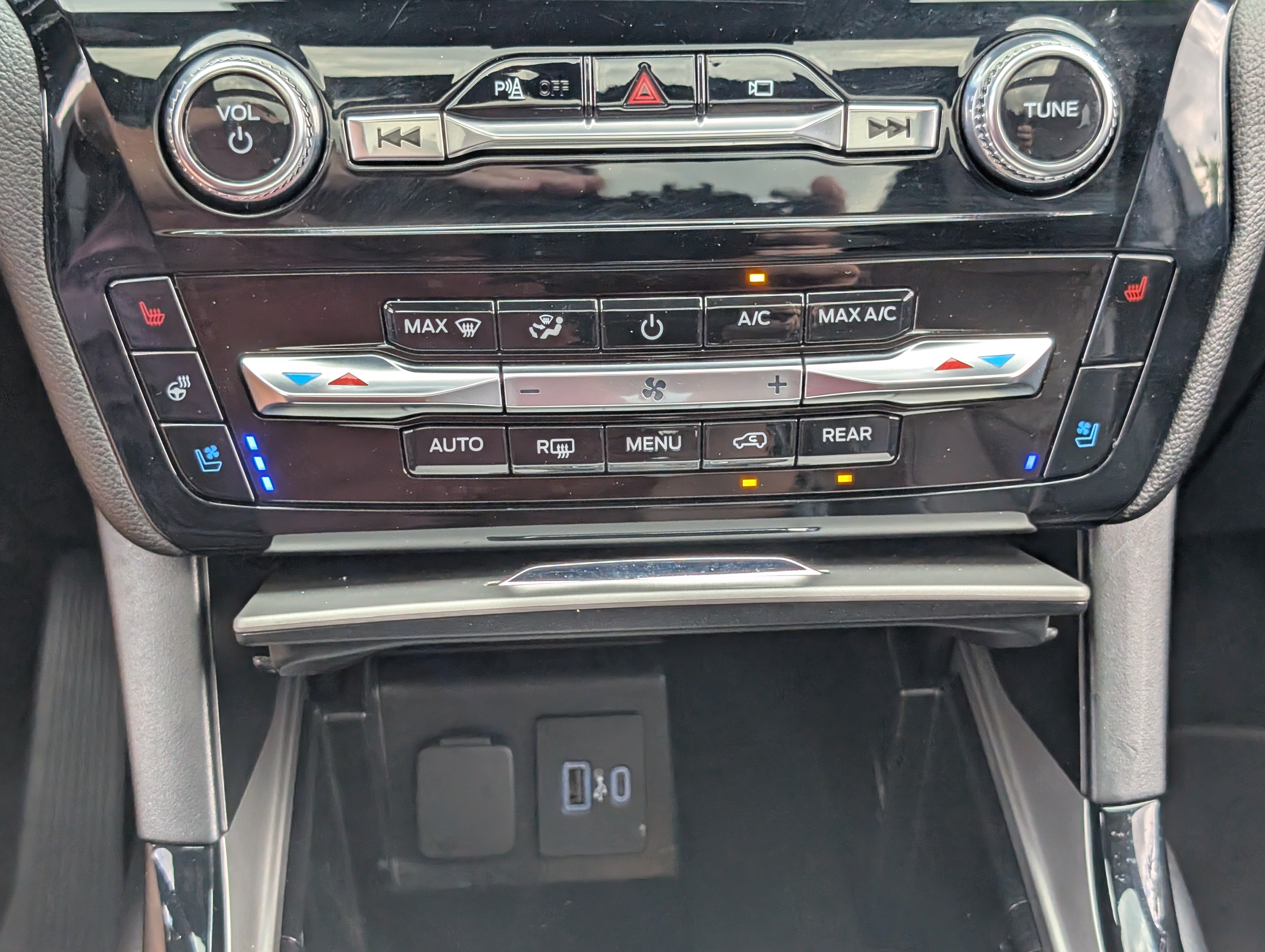 Certified 2022 Ford Explorer ST w/ Equipment Group 401A AWD/4WD image 30