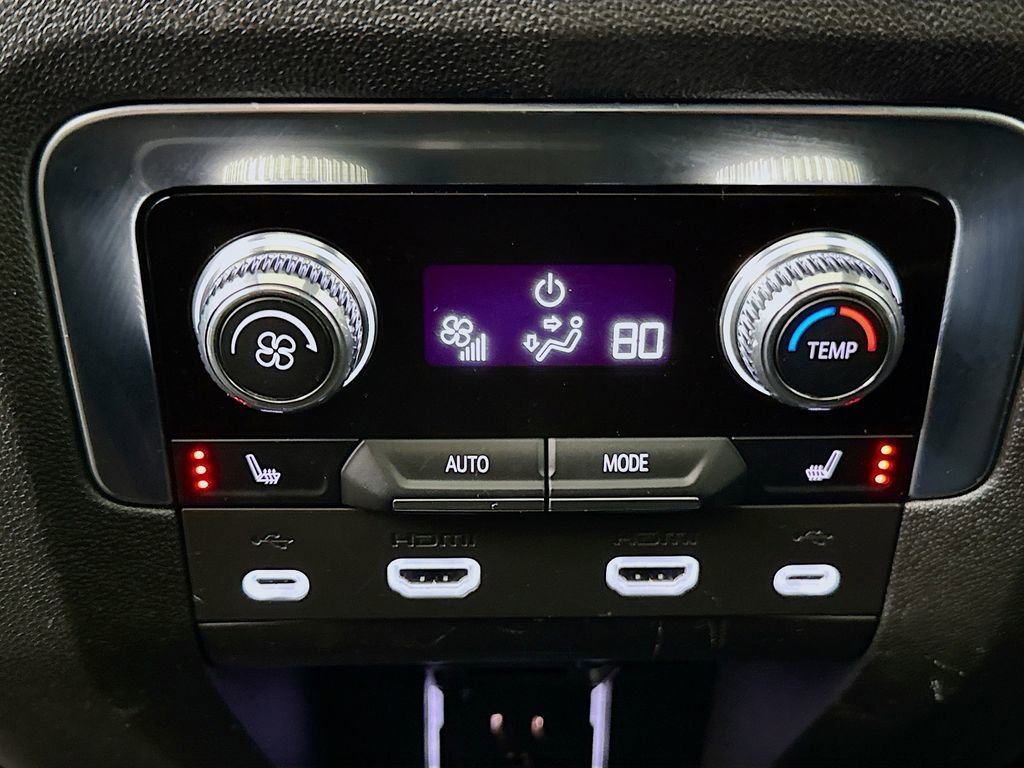 Used 2021 GMC Yukon Denali w/ Denali Premium Package image 27