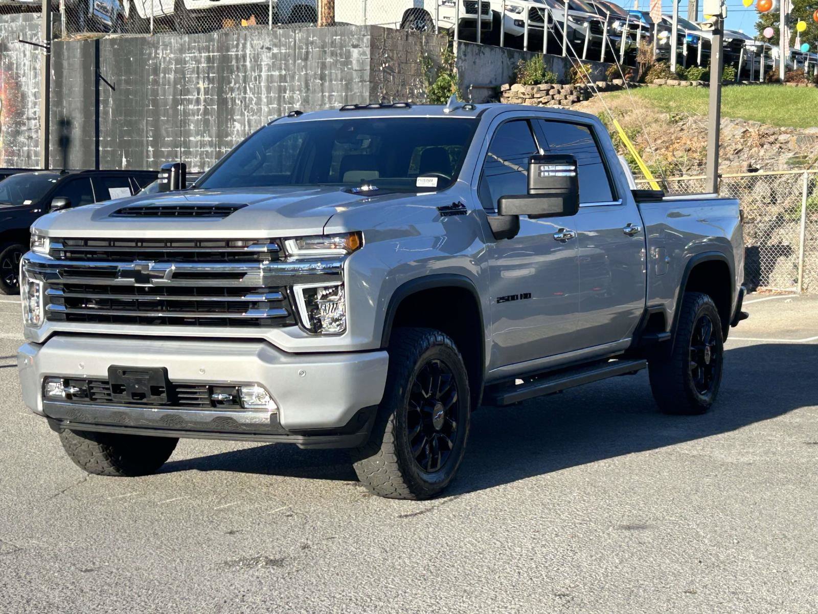 Used 2023 Chevrolet Silverado 2500 High Country w/ Z71 Off-Road Package AWD/4WD image 3