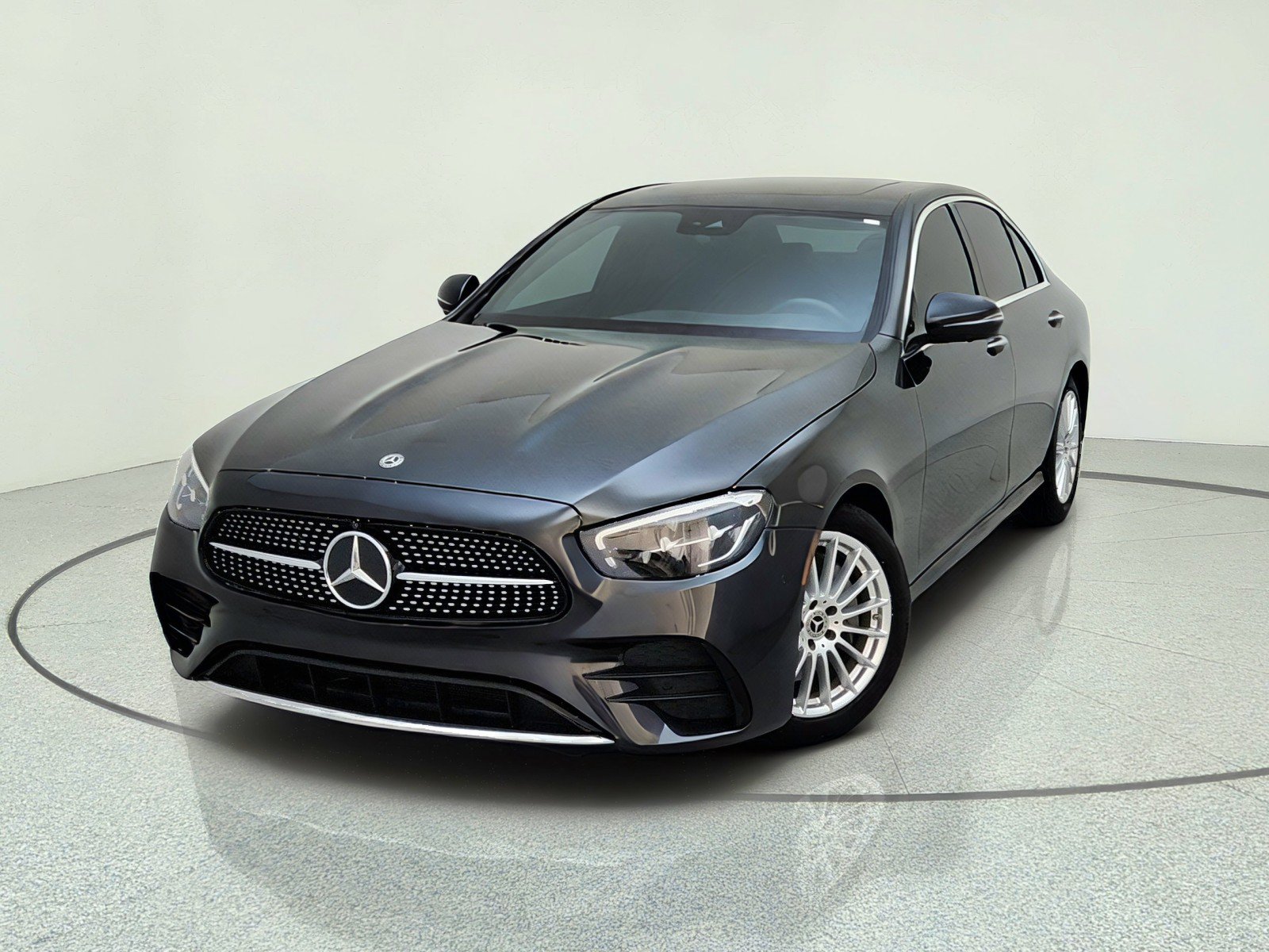 Used 2021 Mercedes-Benz E 350 Sedan image 2