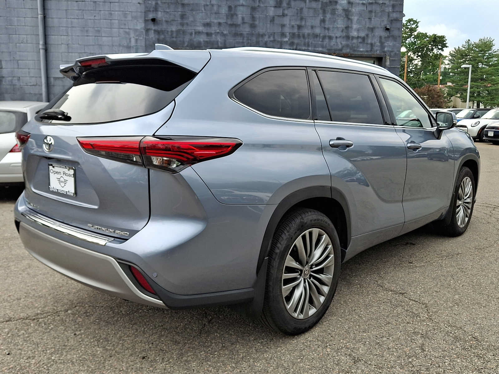 Used 2021 Toyota Highlander Platinum AWD/4WD image 6