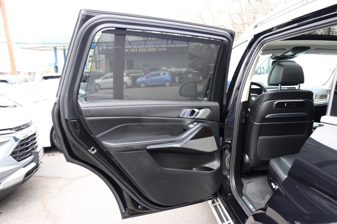 Used 2025 BMW X7 xDrive40i AWD/4WD image 38