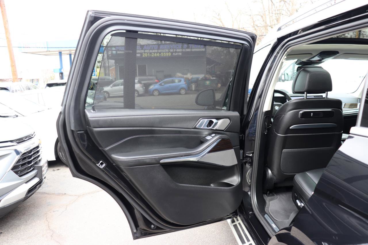 Used 2025 BMW X7 xDrive40i image 38