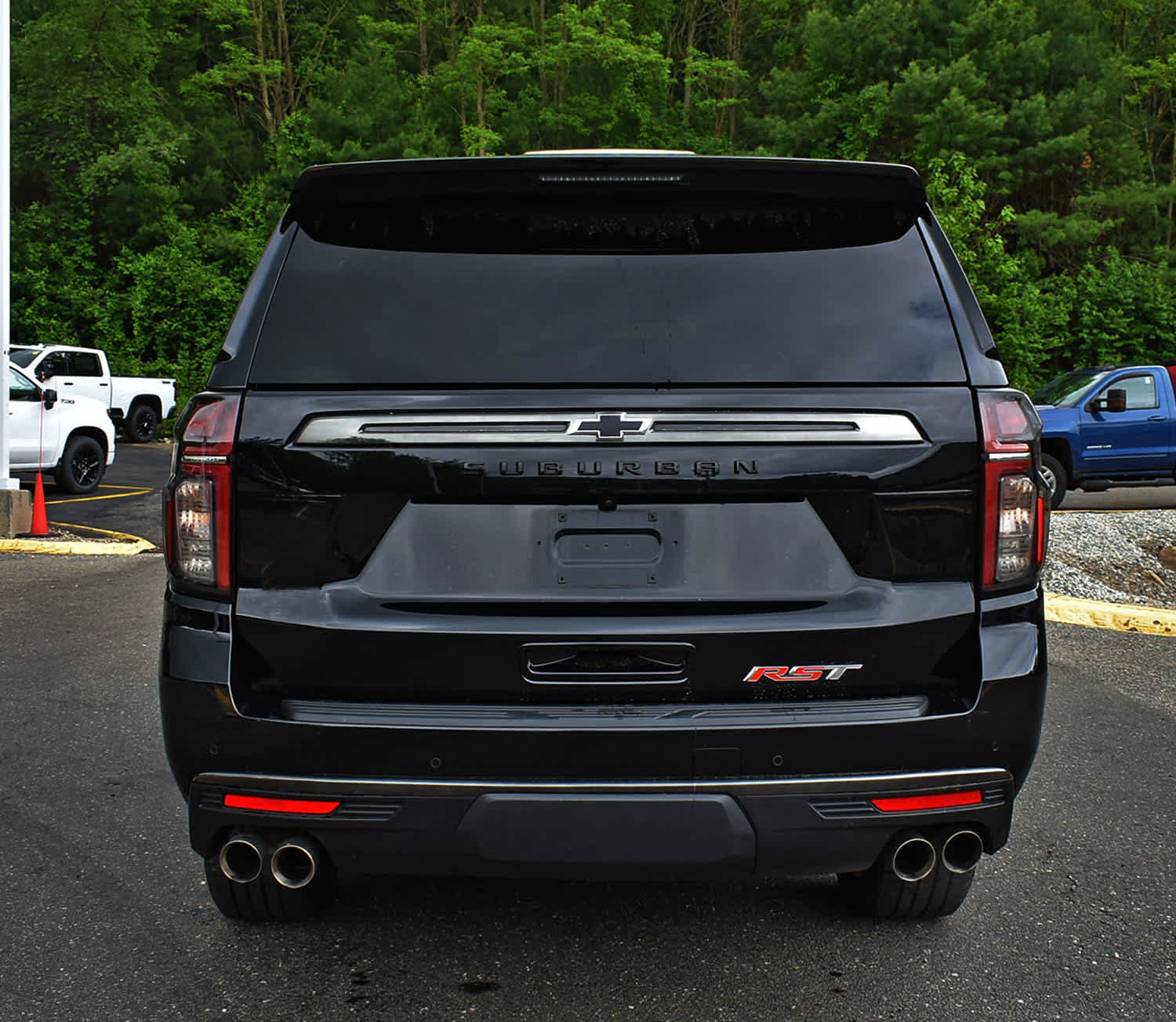 Used 2022 Chevrolet Suburban RST w/ Sport Performance Package AWD/4WD image 7