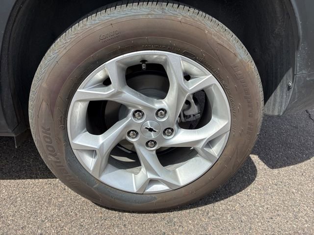 Used 2025 Chevrolet Trax LS w/ LS Convenience Package image 8