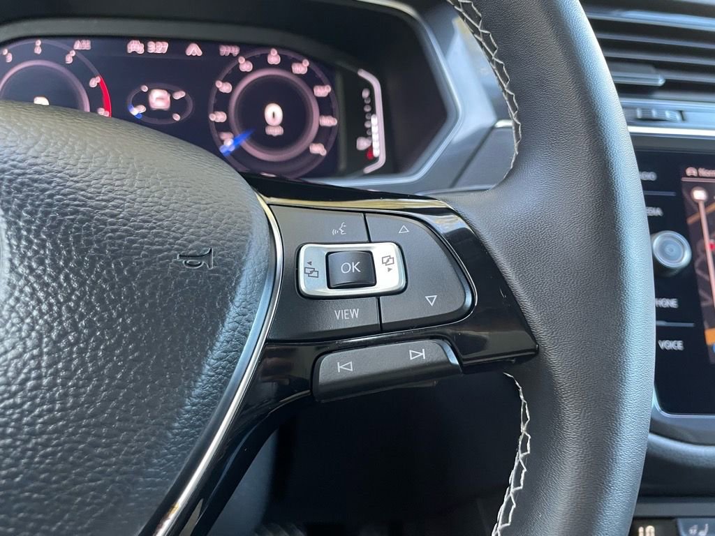 Used 2021 Volkswagen Tiguan SEL image 11