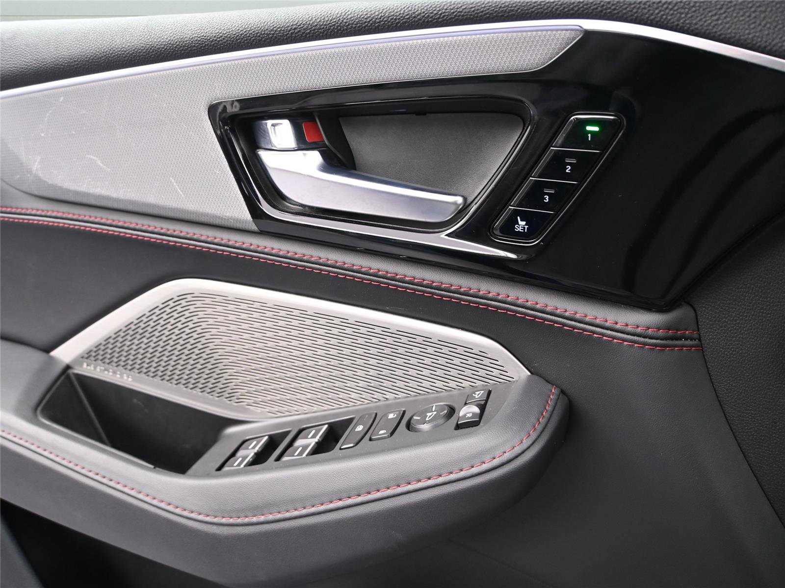 Used 2023 Acura MDX A-Spec image 6