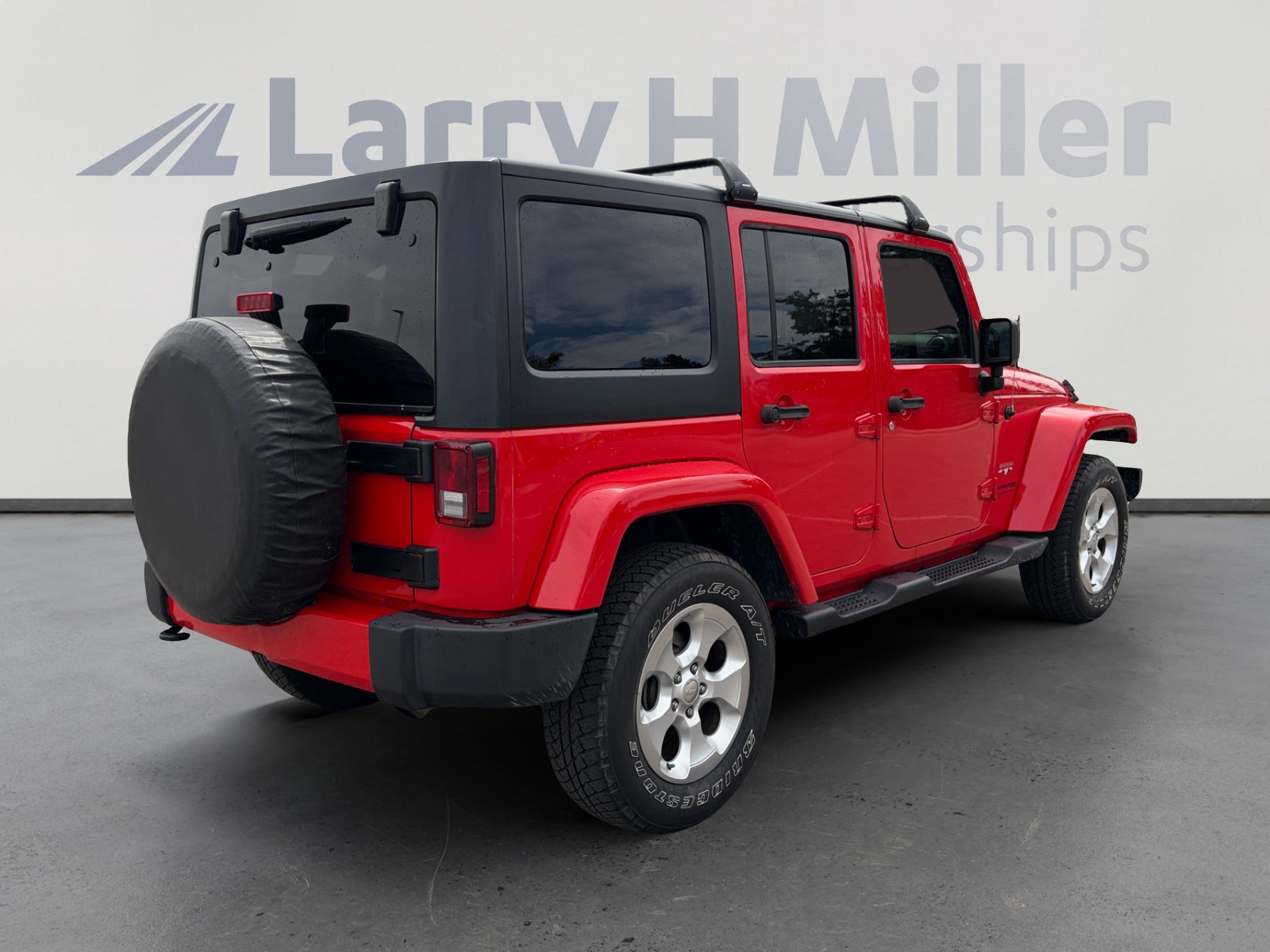 Used 2018 Jeep Wrangler Unlimited Sahara w/ Connectivity Group AWD/4WD image 6