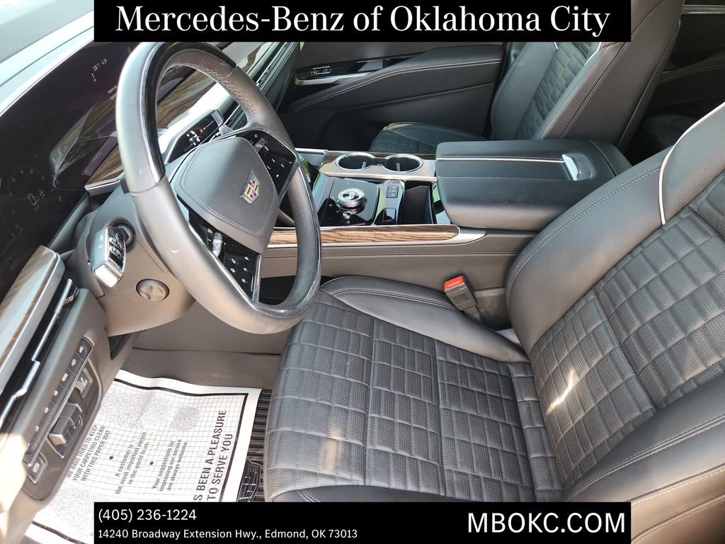 Used 2025 Cadillac Escalade Sport Platinum w/ LPO, Floor Liner Package AWD/4WD image 11