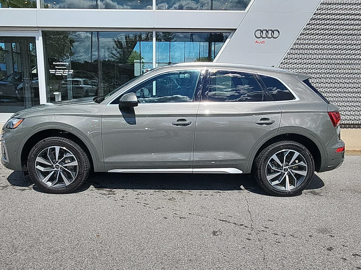 Used 2023 Audi Q5 2.0T Prestige AWD/4WD image 11