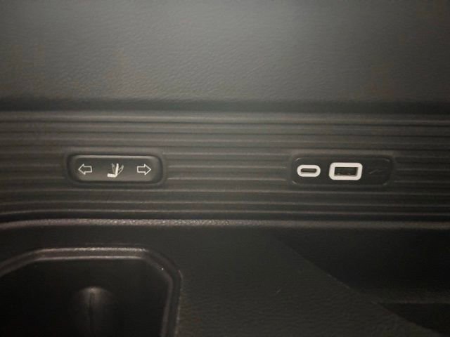 Used 2022 Jeep Wagoneer Series III w/ Premium Group I image 12