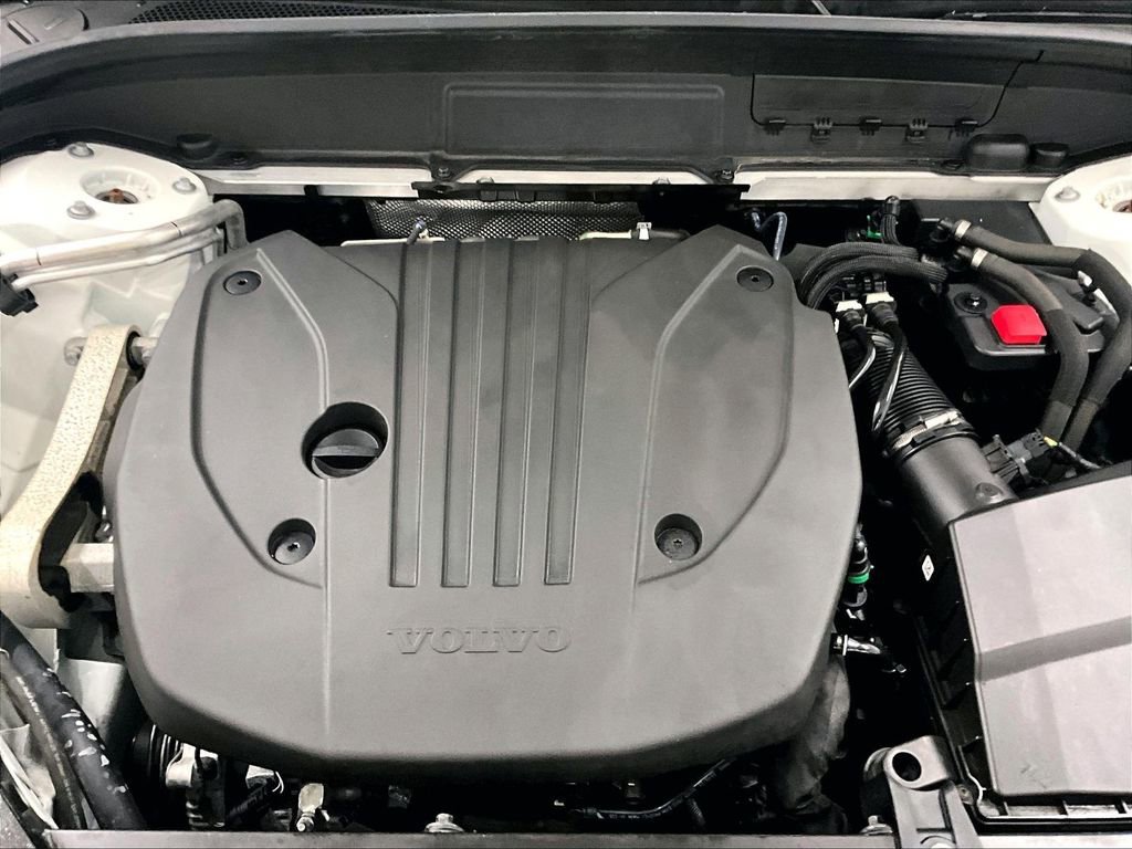 Used 2024 Volvo XC60 B5 Plus image 32