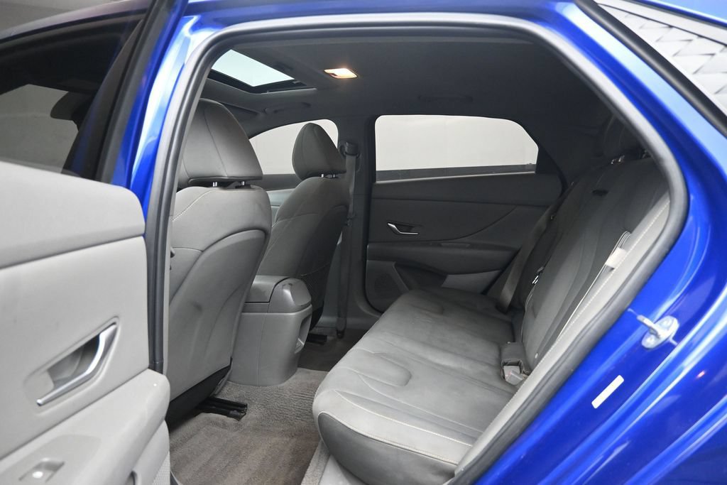Used 2025 Hyundai Elantra SEL FWD image 23