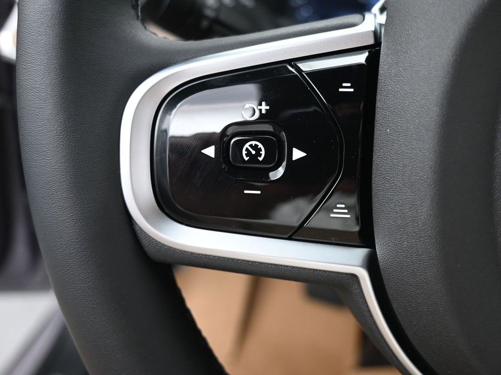 New 2026 Volvo XC90 B6 Ultra image 17