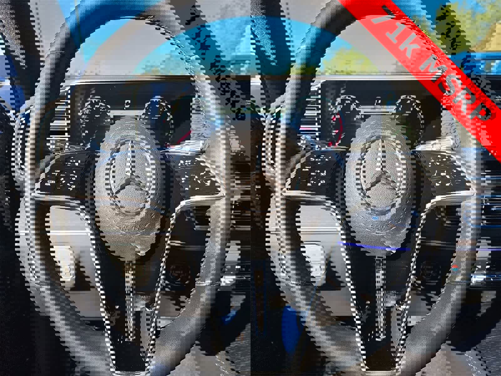 Used 2025 Mercedes-Benz GLE 350 4MATIC image 19