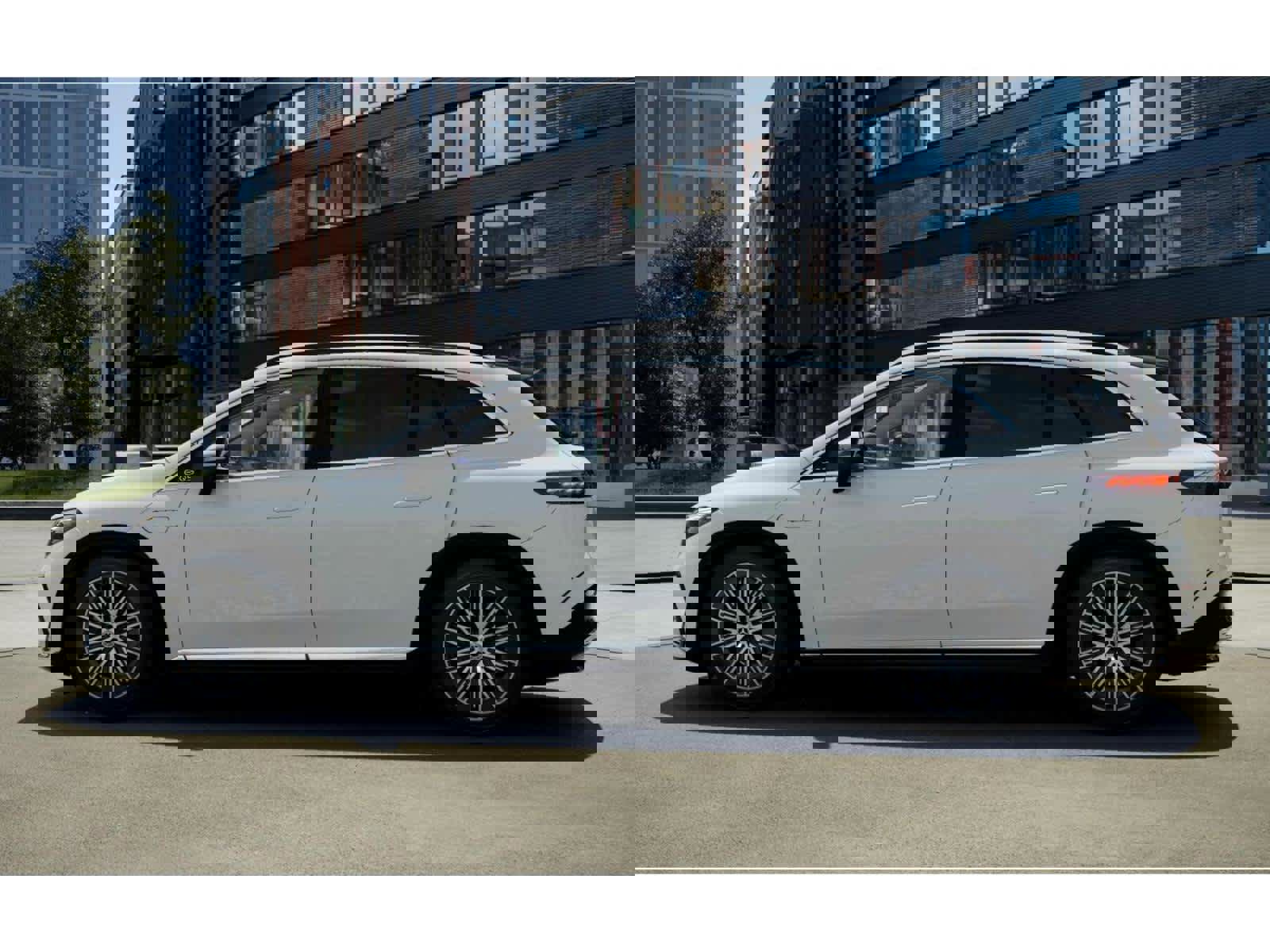 New 2026 Mercedes-Benz EQS 400 4MATIC SUV image 32