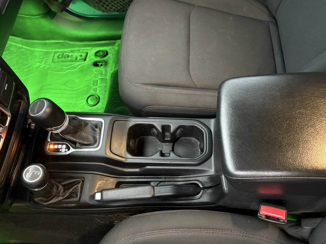 Used 2022 Jeep Gladiator Sport image 18