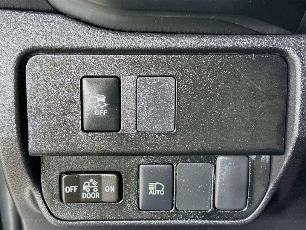 Certified 2023 Toyota Tacoma SR AWD/4WD image 12