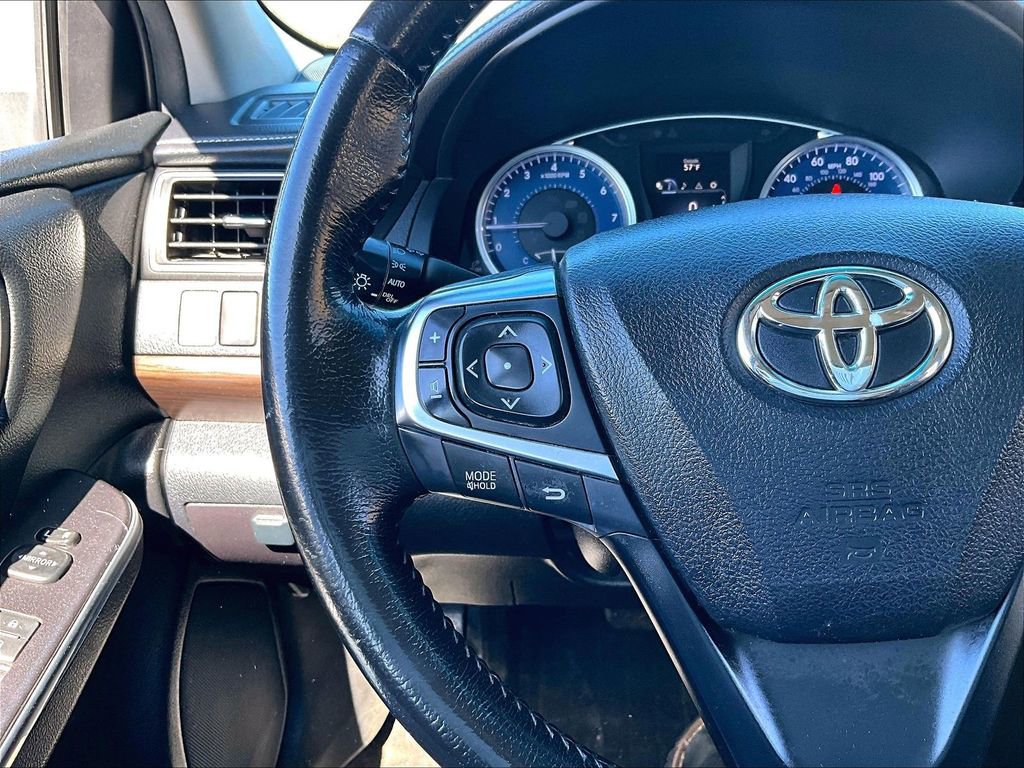 Used 2016 Toyota Camry XLE image 16