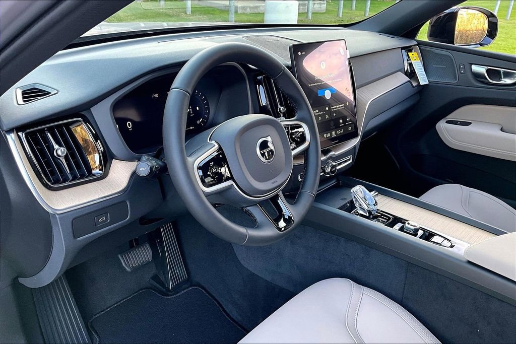 New 2026 Volvo XC60 B5 Plus w/ Protection Package Premier AWD/4WD image 31