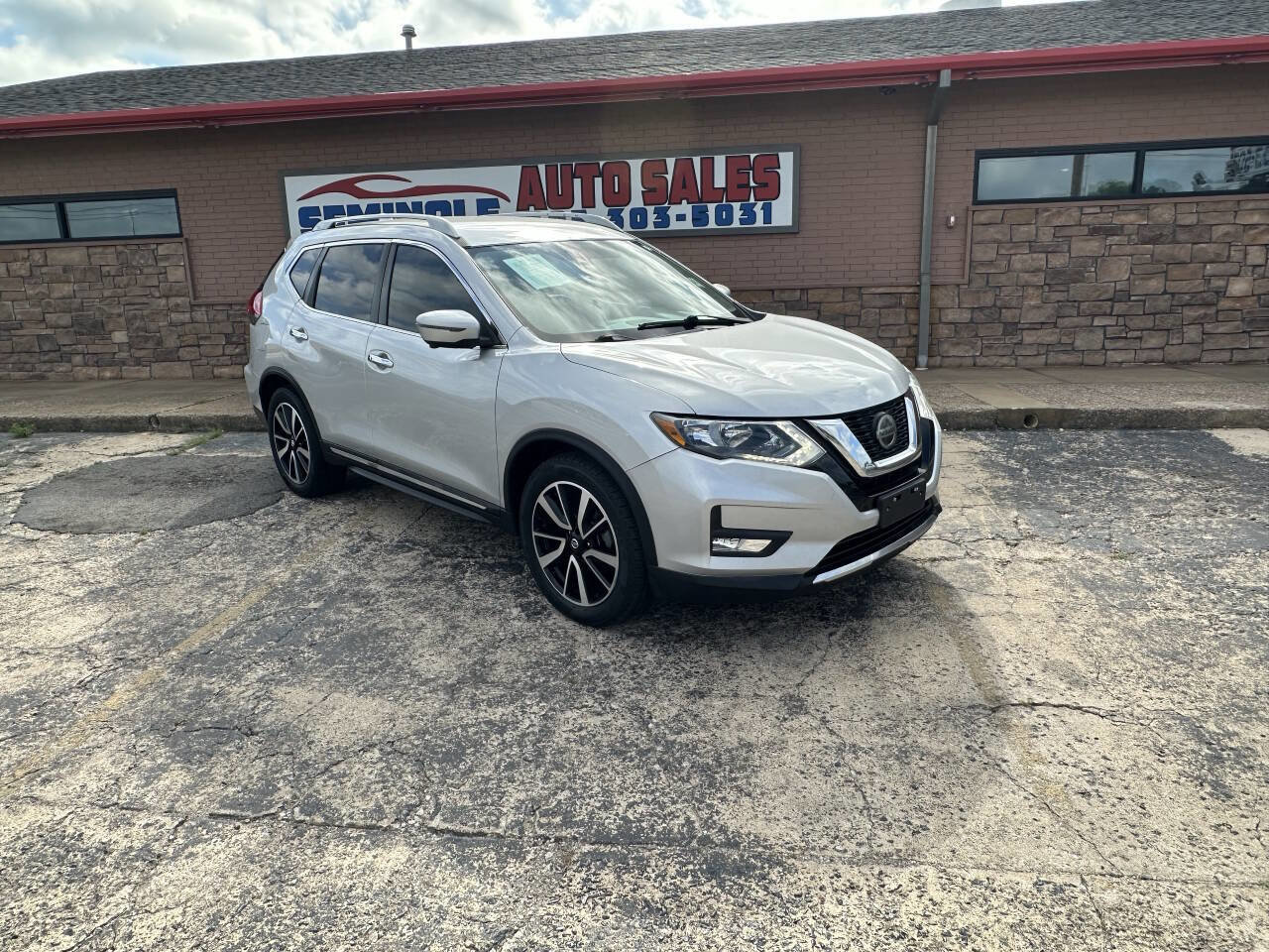 Used 2019 Nissan Rogue SL FWD image 2