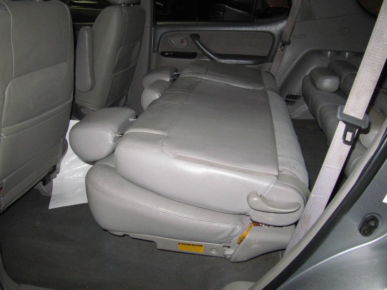 Used 2002 Toyota Sequoia SR5 AWD/4WD image 20