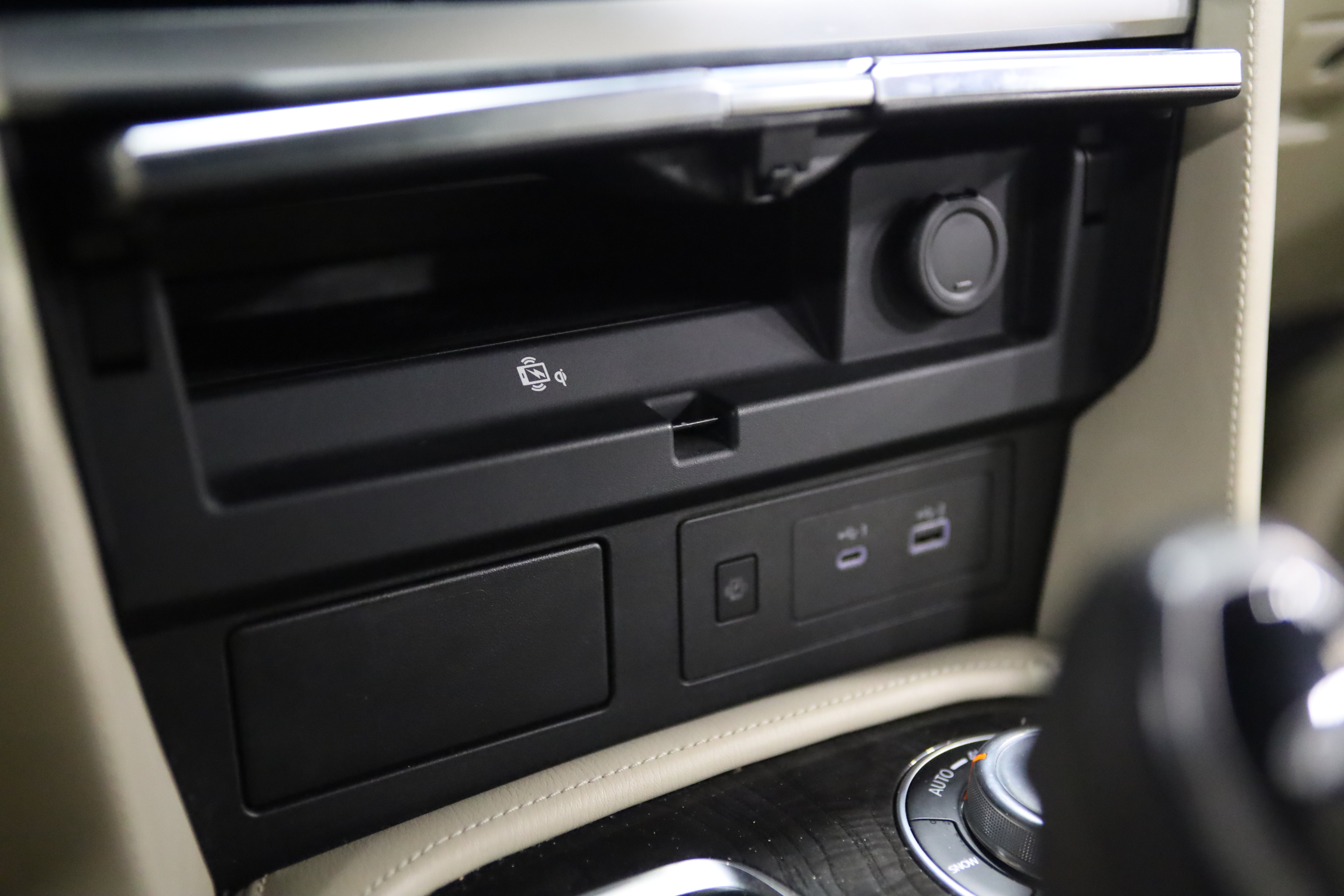 Used 2024 INFINITI QX80 Sensory w/ Cargo Package AWD/4WD image 32