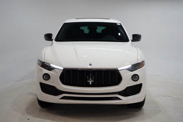 Used 2024 Maserati Levante GT Ultima image 2
