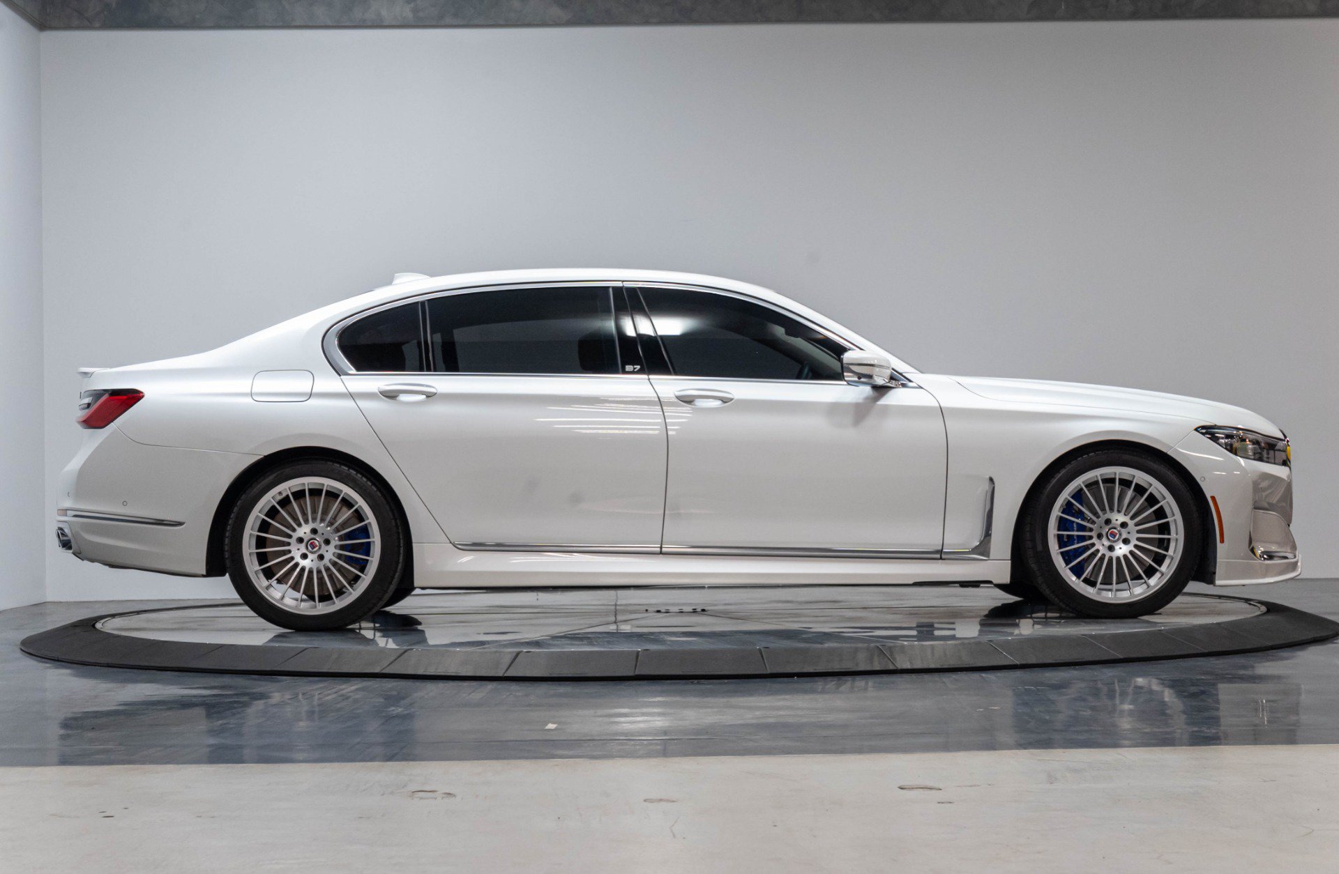 Used 2022 BMW ALPINA B7 xDrive AWD/4WD image 56