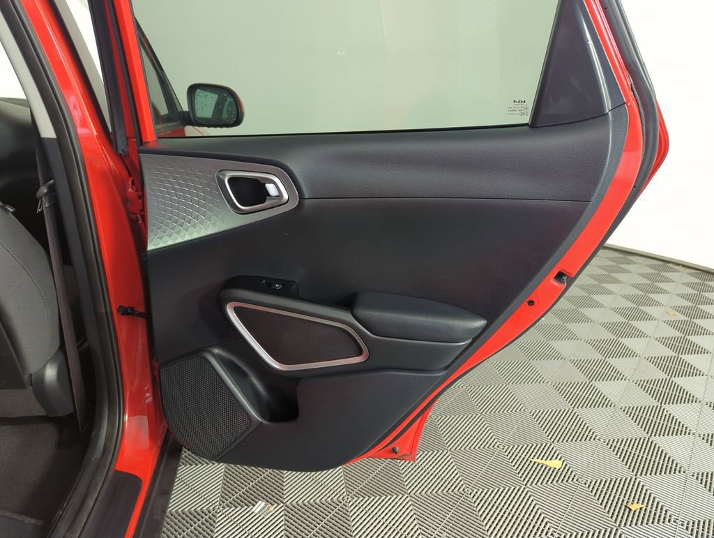 Used 2025 Kia Soul LX w/ LX Technology Package image 30