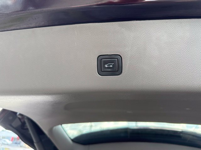 Used 2021 Chevrolet Traverse LT FWD image 11