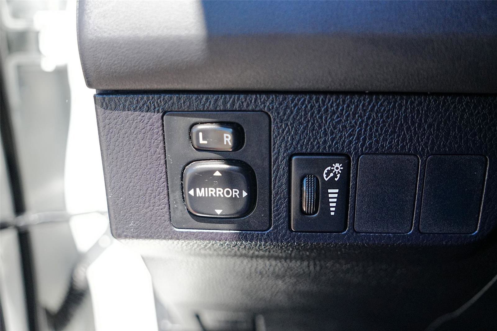 Used 2016 Toyota RAV4 LE image 22