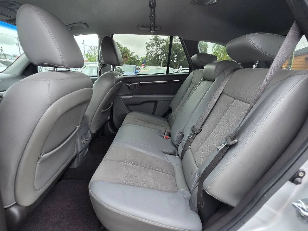 Used 2011 Hyundai Santa Fe SE FWD image 12