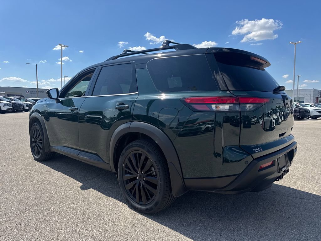 Used 2024 Nissan Pathfinder Platinum w/ Black Appearance Package image 7