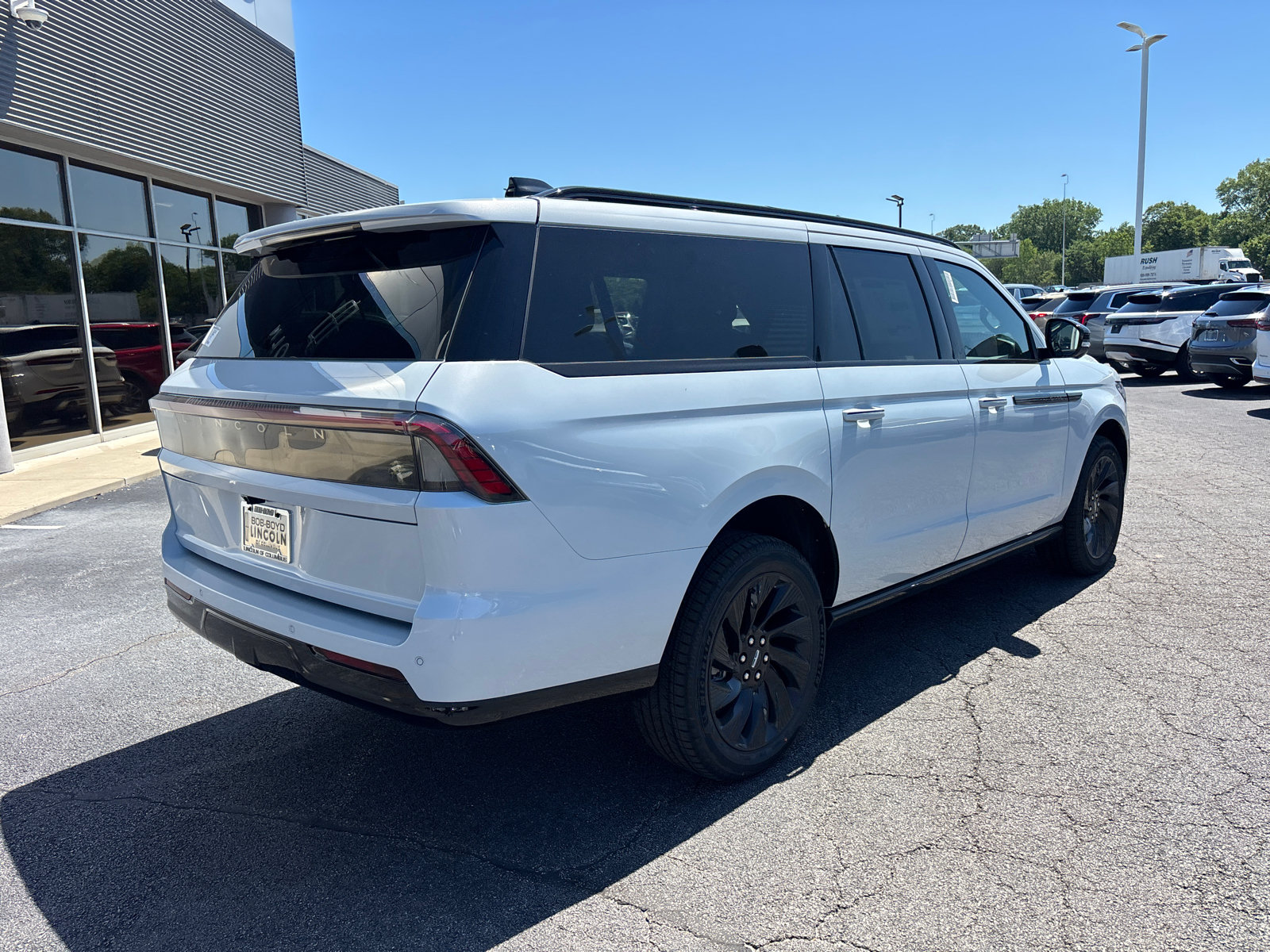 New 2026 Lincoln Navigator L Reserve w/ Jet Appearance Package AWD/4WD image 7
