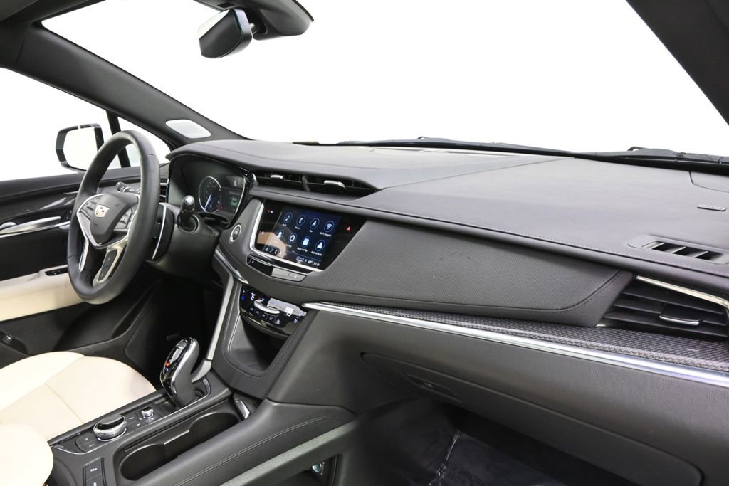 New 2025 Cadillac XT5 Sportv w/ LPO, Floor Liner Package image 15