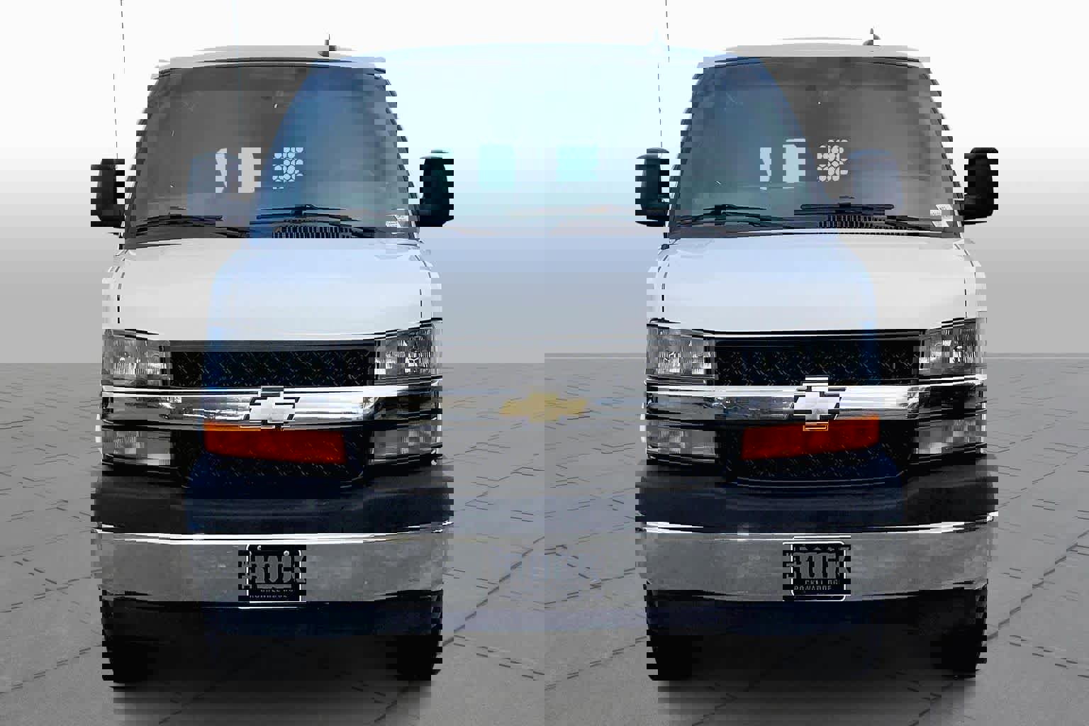 Used 2021 Chevrolet Express 2500 w/ Driver Convenience Package image 3