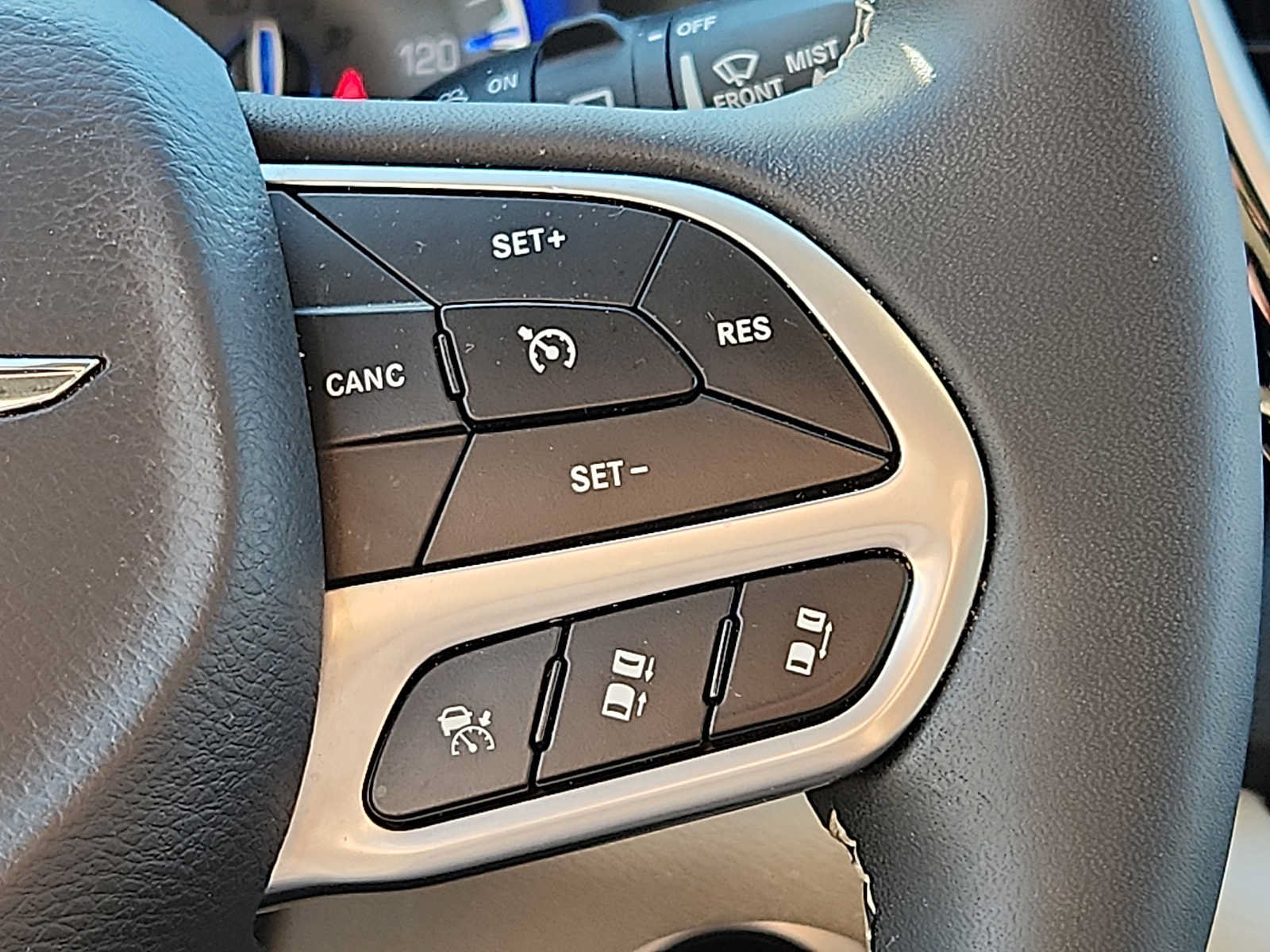 Used 2024 Chrysler Pacifica Touring-L FWD image 21