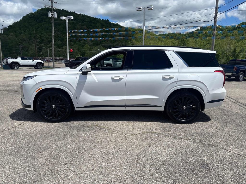 Used 2024 Hyundai Palisade Calligraphy AWD/4WD image 2