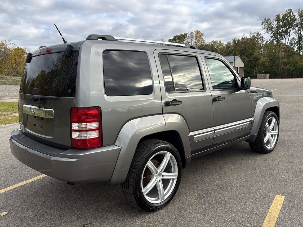 Used 2012 Jeep Liberty Limited Jet w/ Comfort/Convenience Group AWD/4WD image 5