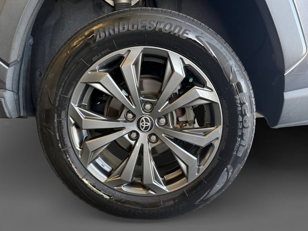 Used 2023 Toyota RAV4 Limited AWD/4WD image 17