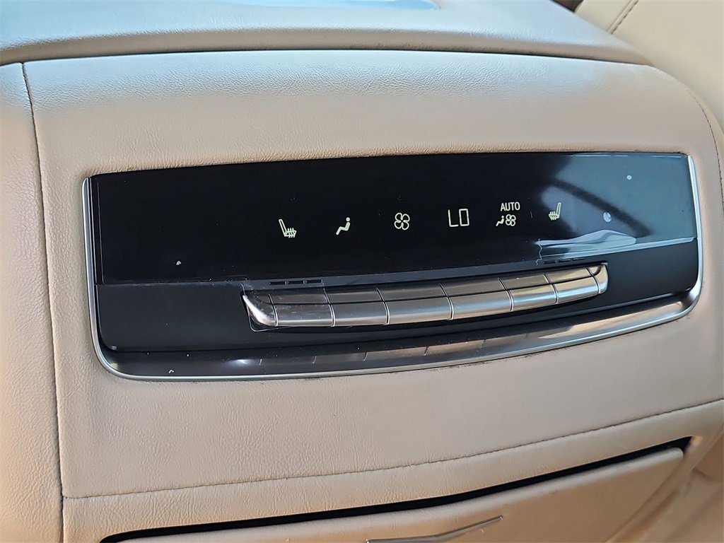 Certified 2023 Cadillac Escalade Premium Luxury w/ Performance Package image 28