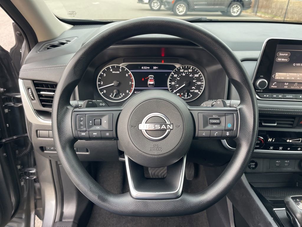 Used 2024 Nissan Rogue SV image 15