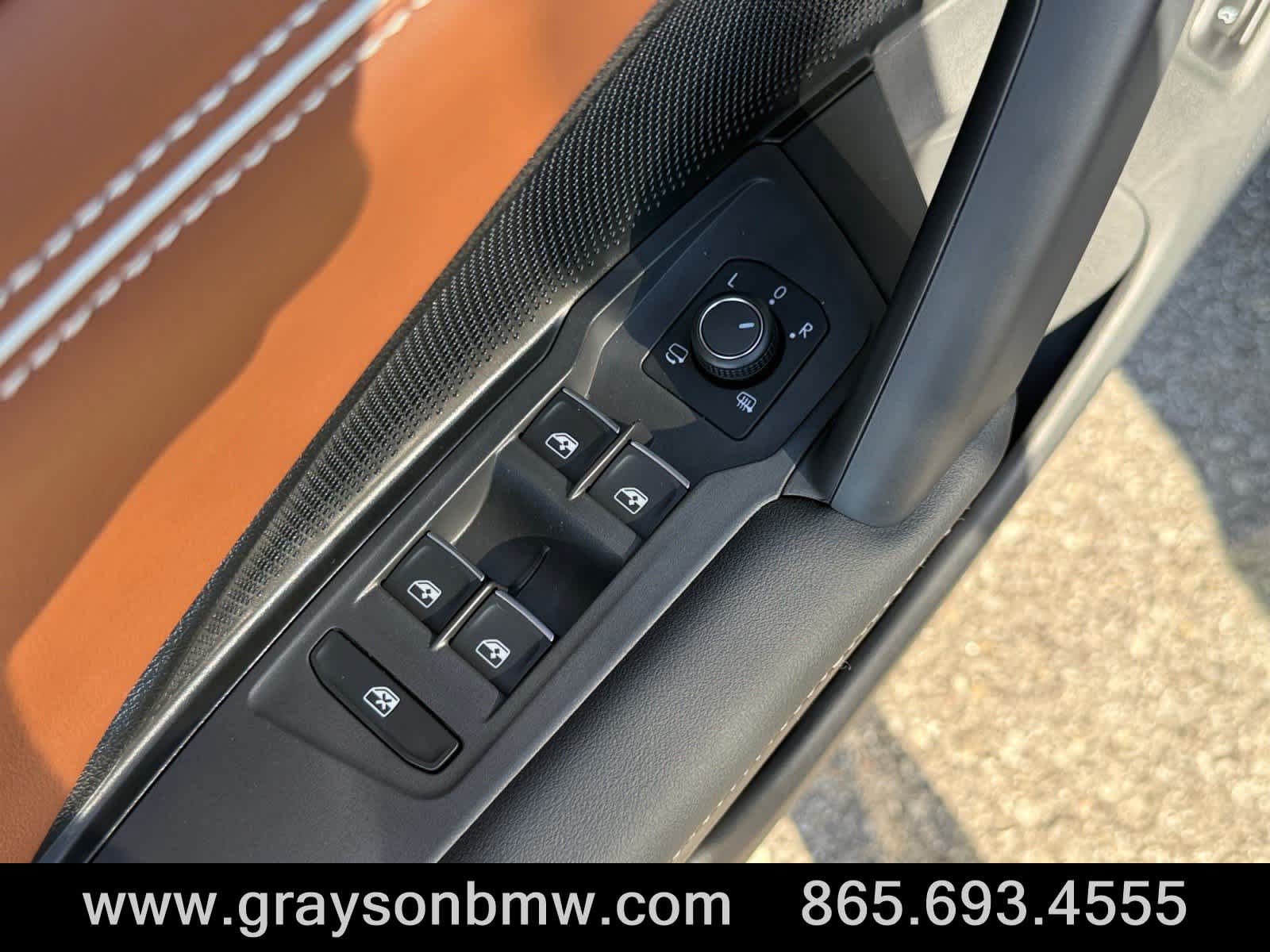 Used 2026 Volkswagen Tiguan SEL R-Line AWD/4WD image 17