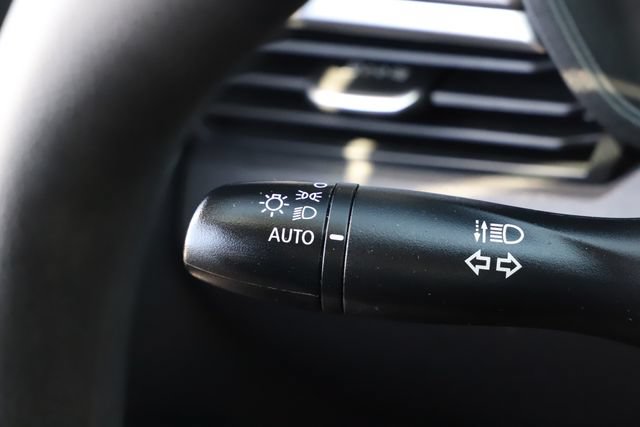 Used 2025 Nissan Altima 2.5 SV FWD image 33