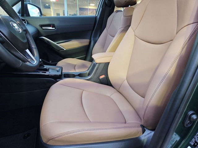 Used 2026 Toyota Corolla Cross XLE w/ Convenience Package FWD image 17